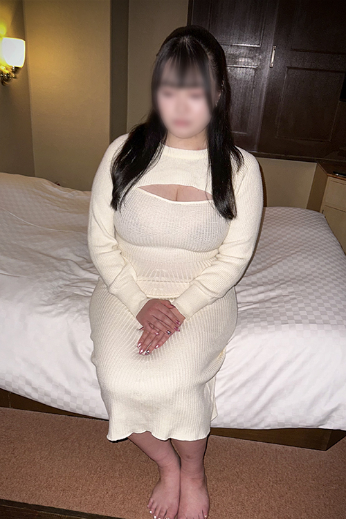 ◎出勤中〜【Iカップの爆乳】イヤラシイ身体は生唾モノ!グラマラスなエロい身体でムフッ♡