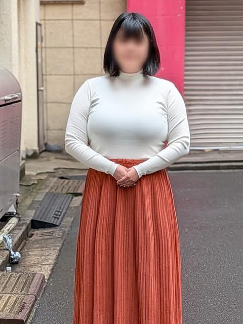 ◎15時〜【おすすめ新人】地味にそそる素人感！緊張からかニコニコ地味子が鼻息荒くアソコを濡らしまクリ！